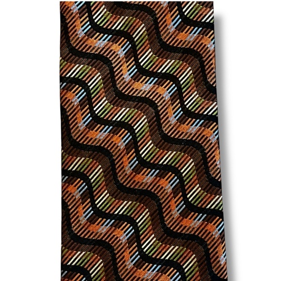 NEW Jhane Barnes Frequency Neck Tie 100% Silk Geometric Wavy Lines Colorful USA - Picture 7 of 8